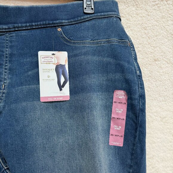 930. Size 28 Short - SIGNATURE by LEVI'S Pull On Skinny Jeans Denim Shaping NEW - Picture 2 of 10